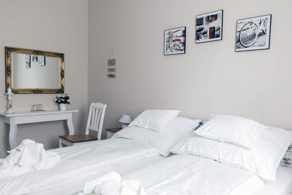 Abraham Vintage Szobak & Apartmanok Pécs Eksteriør bilde