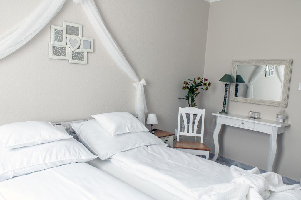 Abraham Vintage Szobak & Apartmanok Pécs Eksteriør bilde