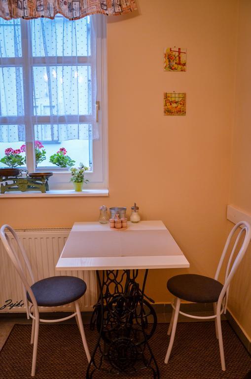 Abraham Vintage Szobak & Apartmanok Pécs Eksteriør bilde