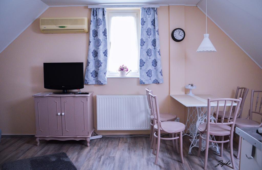 Abraham Vintage Szobak & Apartmanok Pécs Eksteriør bilde