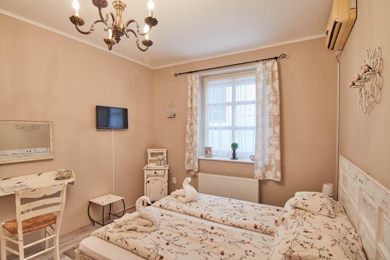 Abraham Vintage Szobak & Apartmanok Pécs Eksteriør bilde