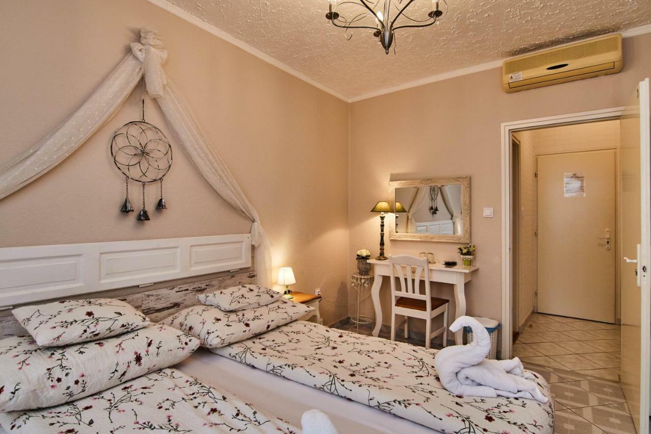 Abraham Vintage Szobak & Apartmanok Pécs Eksteriør bilde