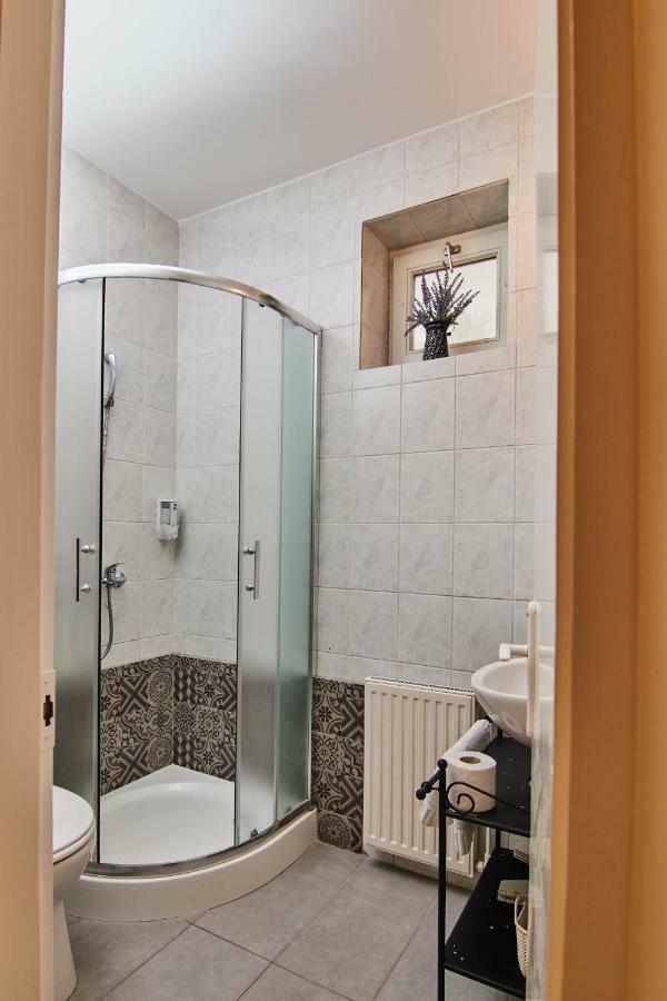 Abraham Vintage Szobak & Apartmanok Pécs Eksteriør bilde